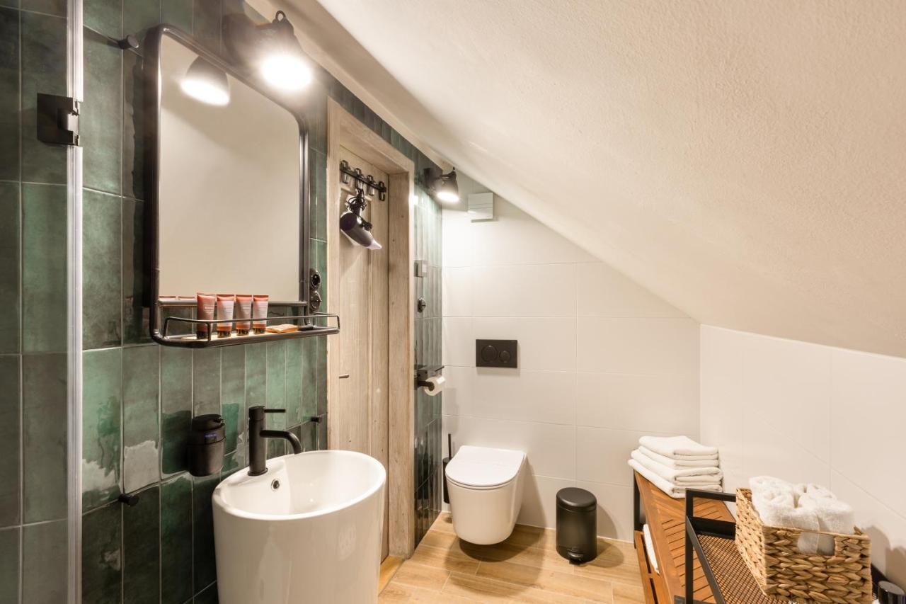 Bohemian Chic 2 Bedroom 2 Bathroom Loft With Hanging Chair ปราก ภายนอก รูปภาพ
