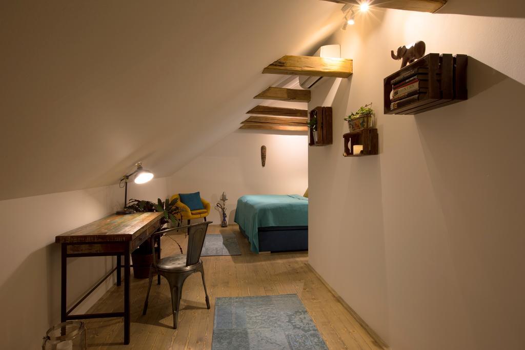 Bohemian Chic 2 Bedroom 2 Bathroom Loft With Hanging Chair ปราก ภายนอก รูปภาพ