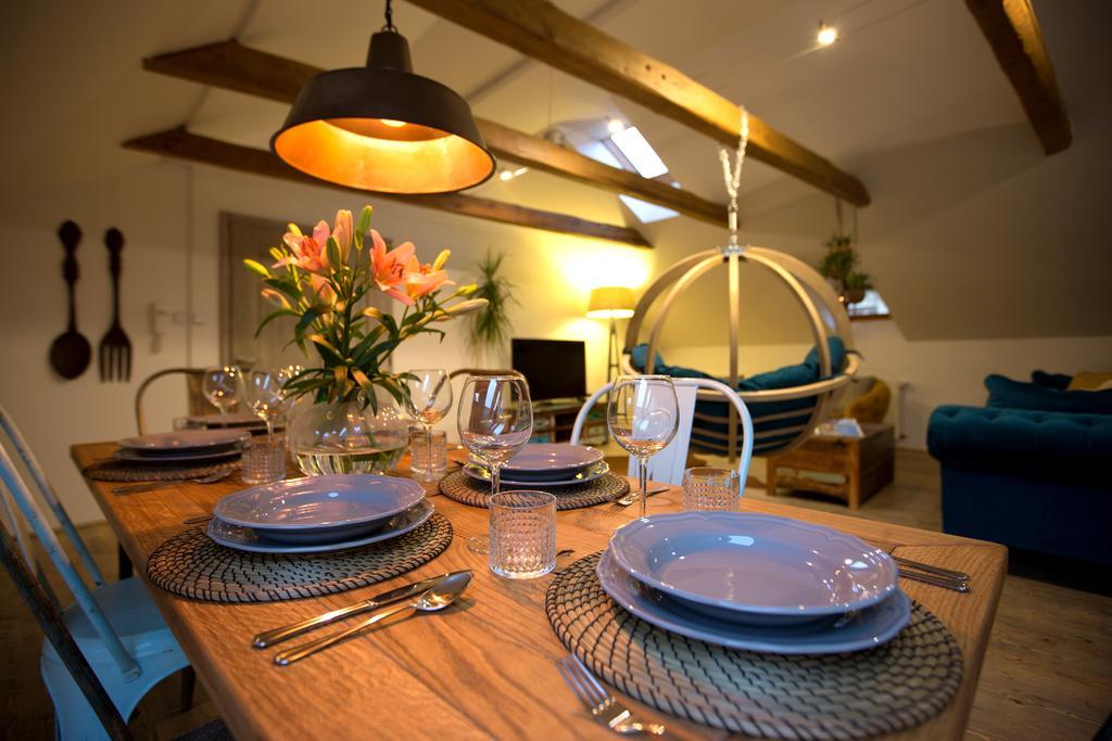 Bohemian Chic 2 Bedroom 2 Bathroom Loft With Hanging Chair ปราก ภายนอก รูปภาพ