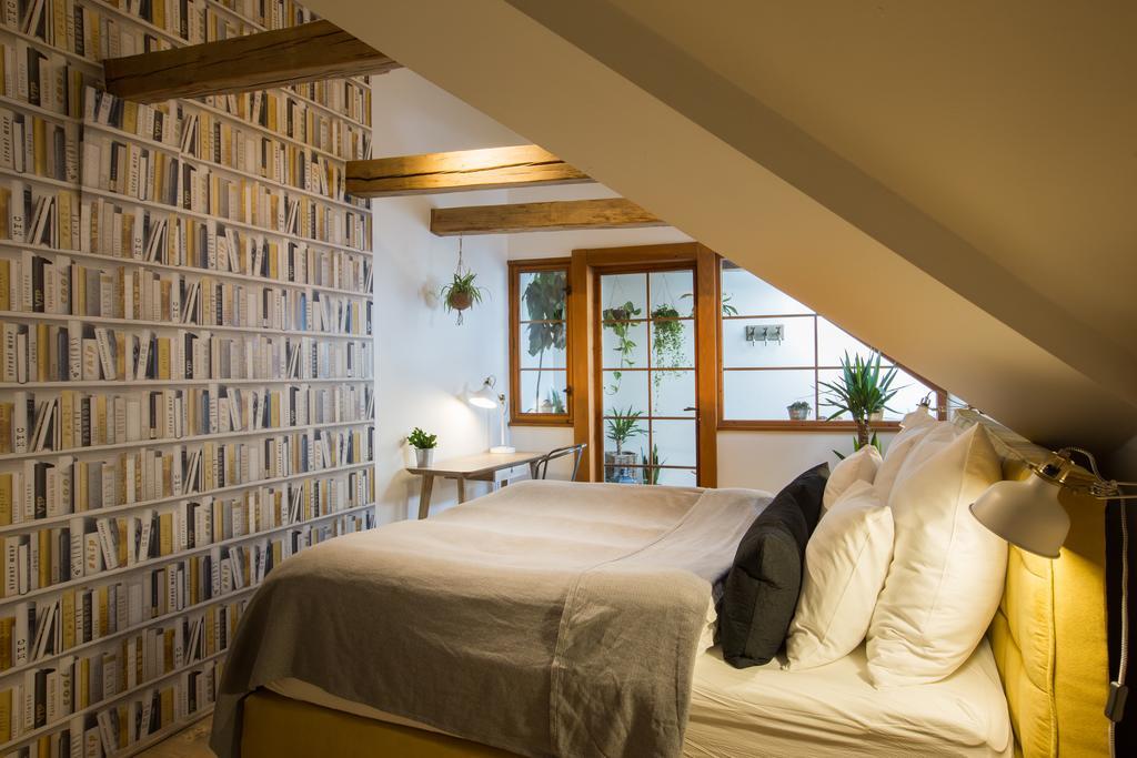 Bohemian Chic 2 Bedroom 2 Bathroom Loft With Hanging Chair ปราก ภายนอก รูปภาพ
