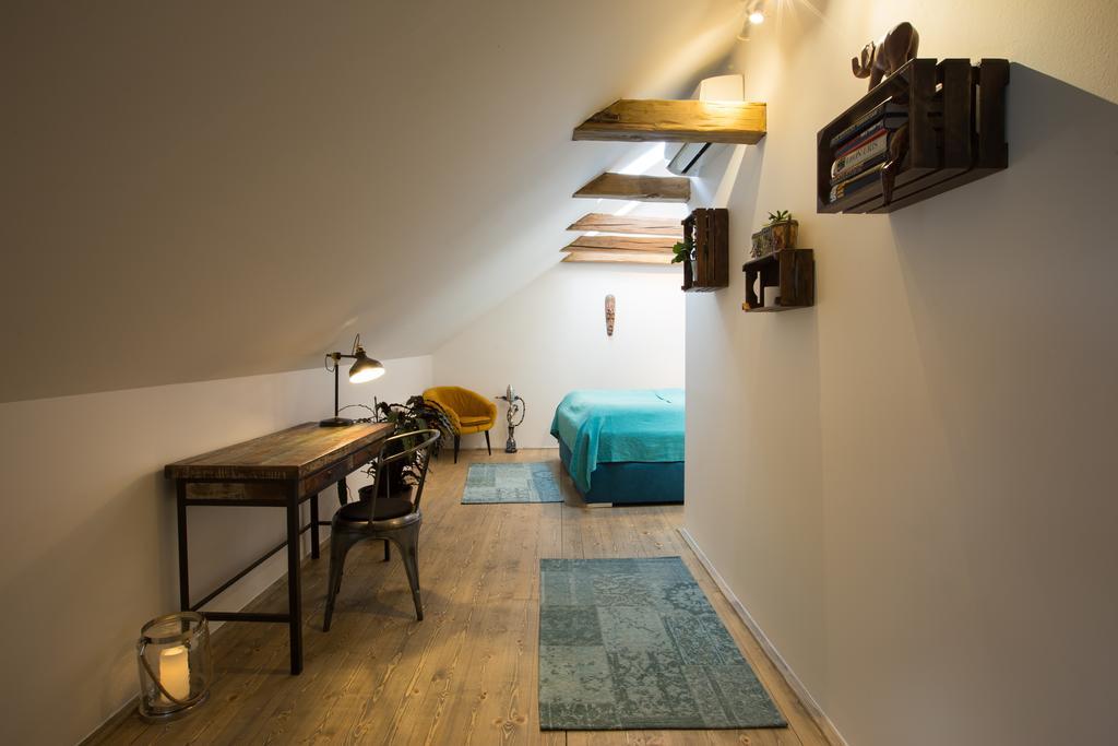 Bohemian Chic 2 Bedroom 2 Bathroom Loft With Hanging Chair ปราก ภายนอก รูปภาพ