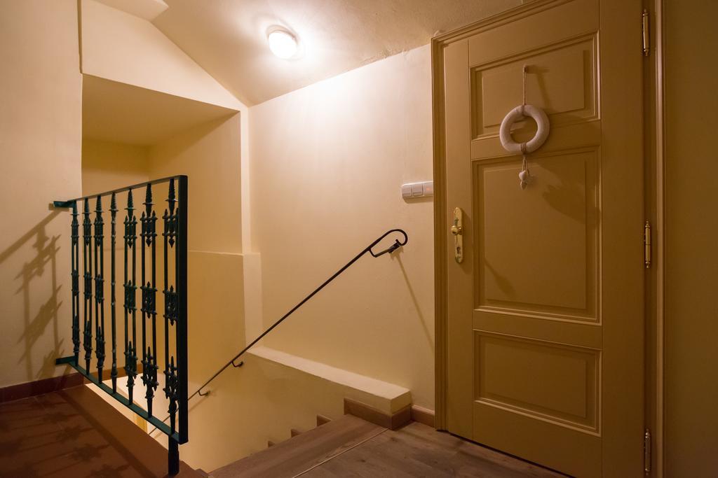 Bohemian Chic 2 Bedroom 2 Bathroom Loft With Hanging Chair ปราก ภายนอก รูปภาพ